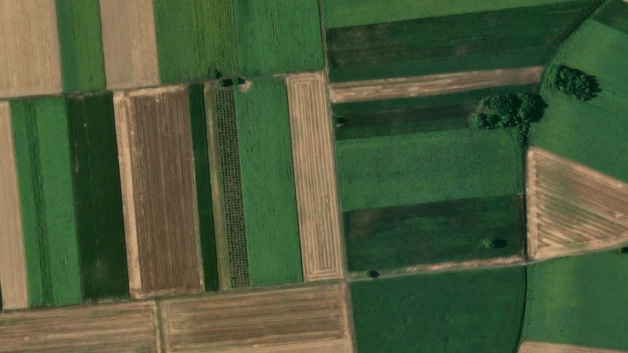 Land 18518 m2, Srijemske Laze, parcel 134 - satellite image of the parcel