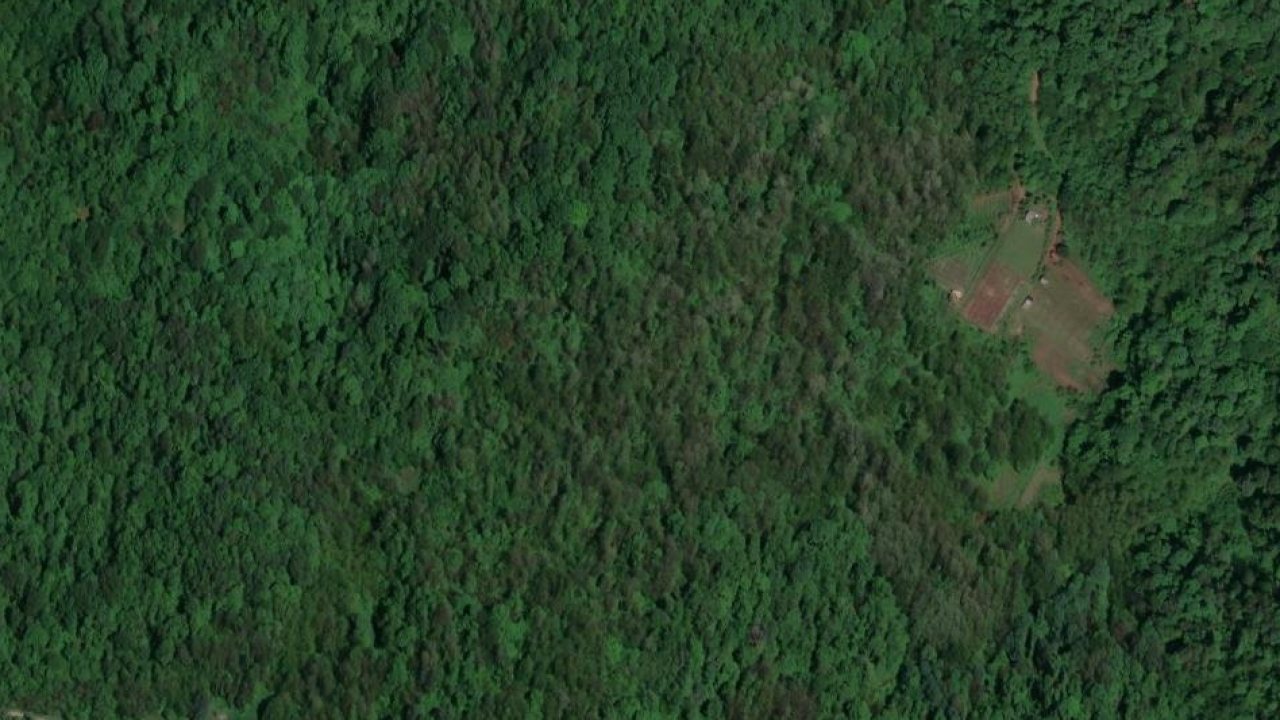 Apartment 1388 m2, Mala Svarca, plot no. 1490 - satellite image of the parcel
