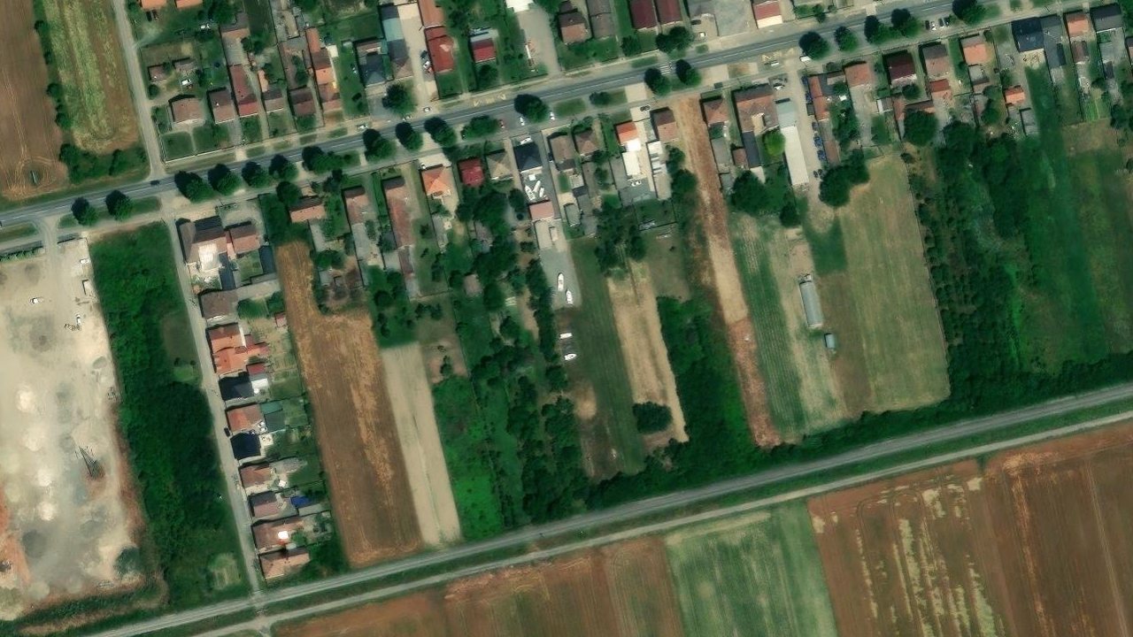Kuca 2697 m2, Cepin, k.c. 1402 - satelitska snimka cestice